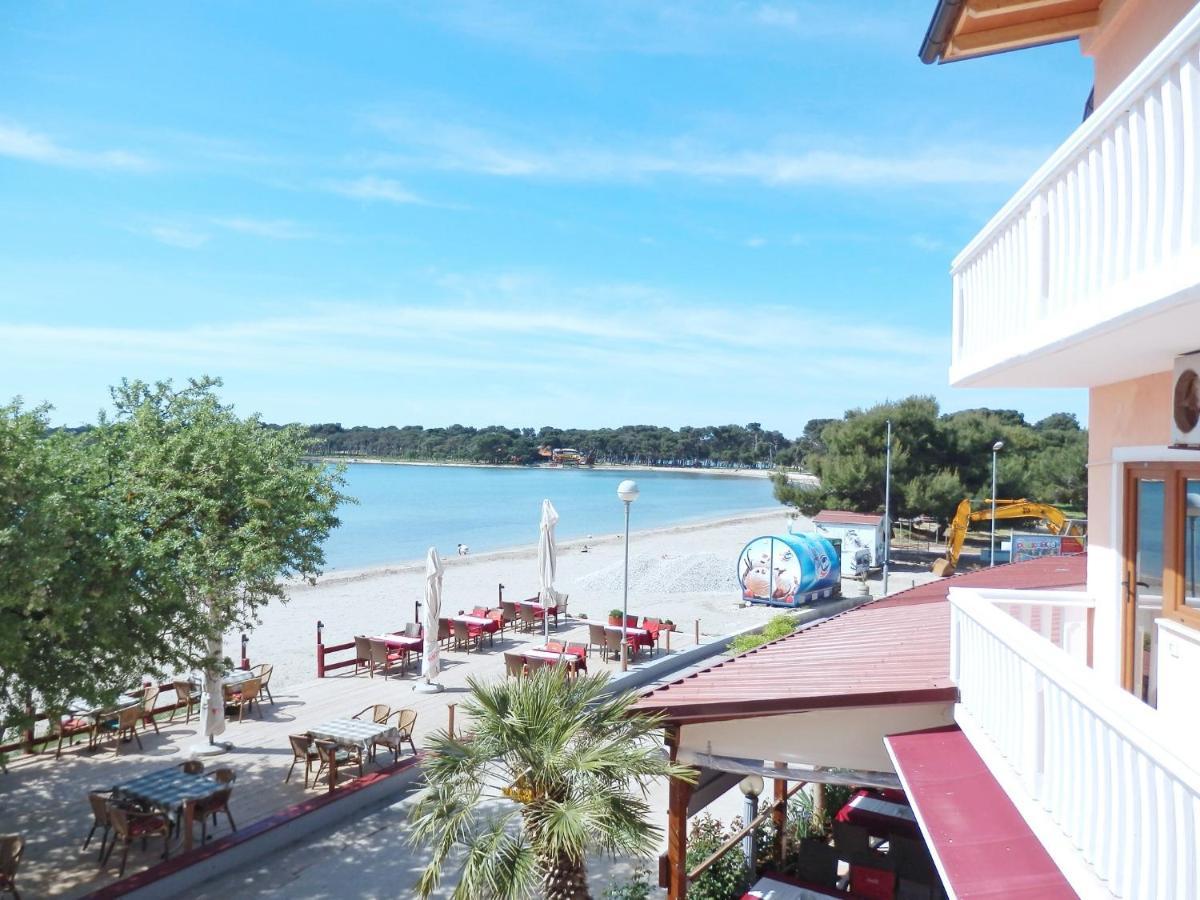 Idila Sea Front Apartments Medulin Kültér fotó